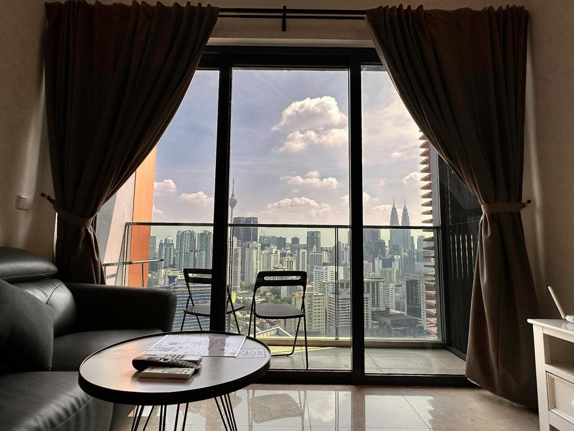 Lucentia Residences By Moonlight Home Stay! 쿠알라룸푸르 외부 사진